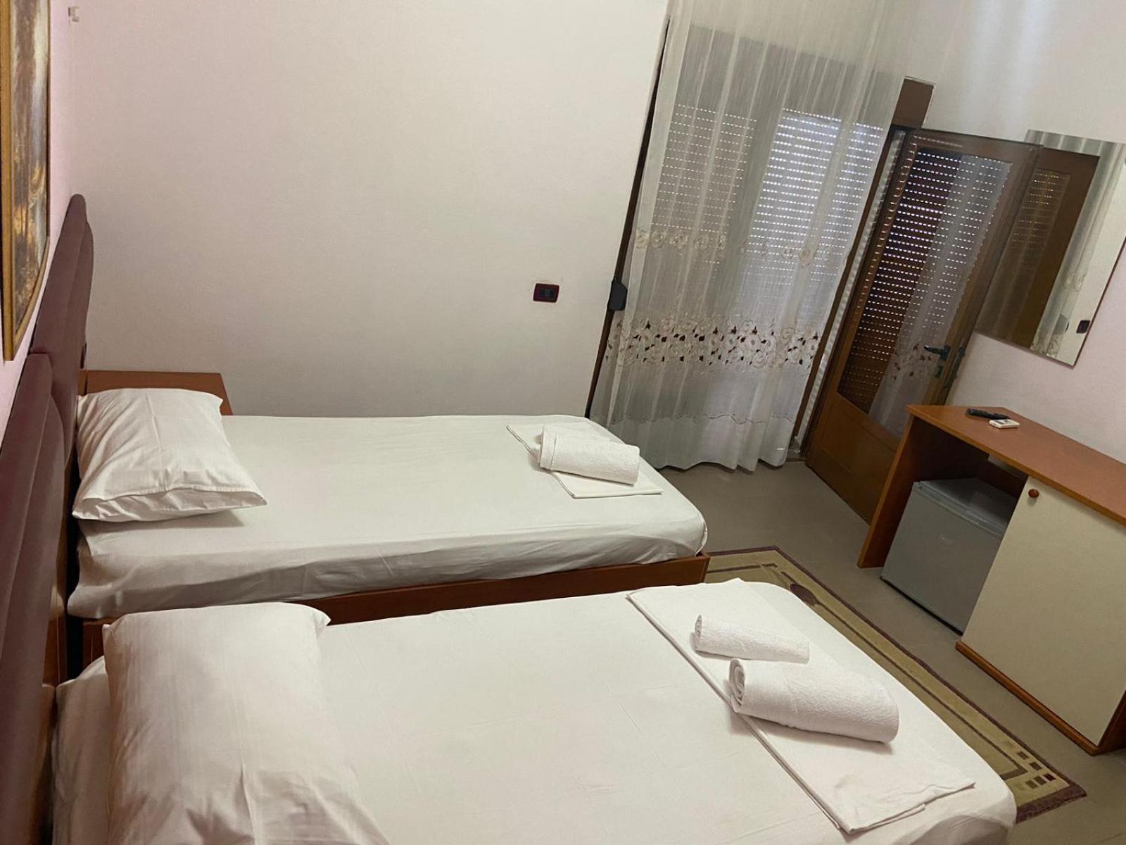 Hotel Edland Vlorë 外观 照片