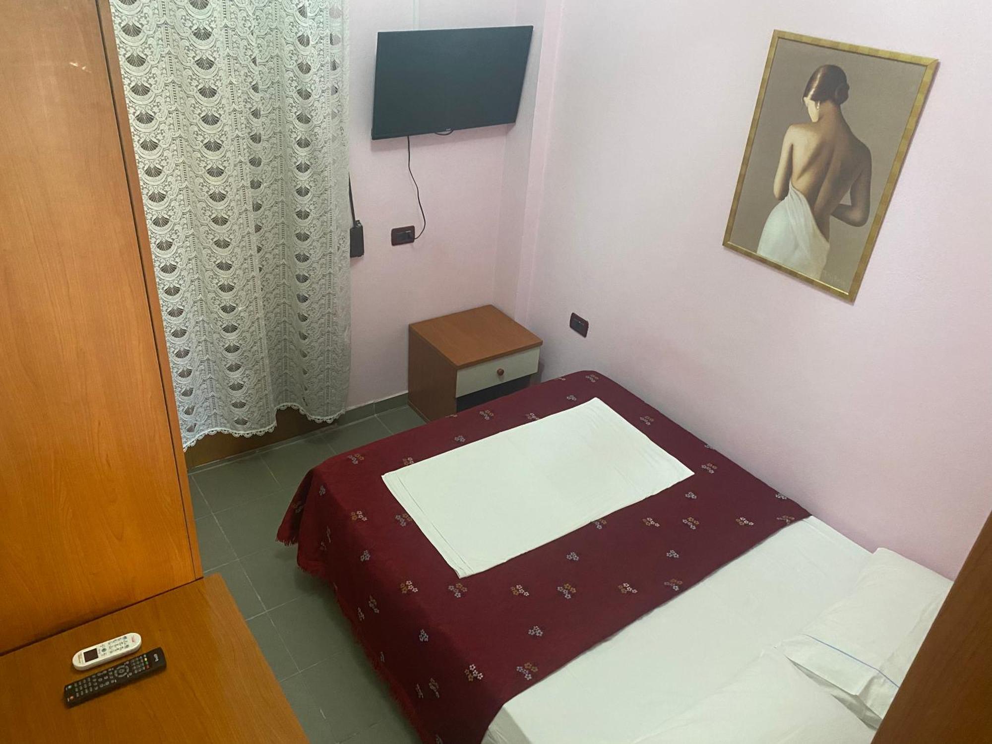 Hotel Edland Vlorë 外观 照片