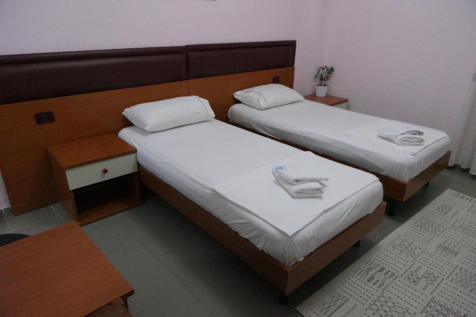 Hotel Edland Vlorë 外观 照片