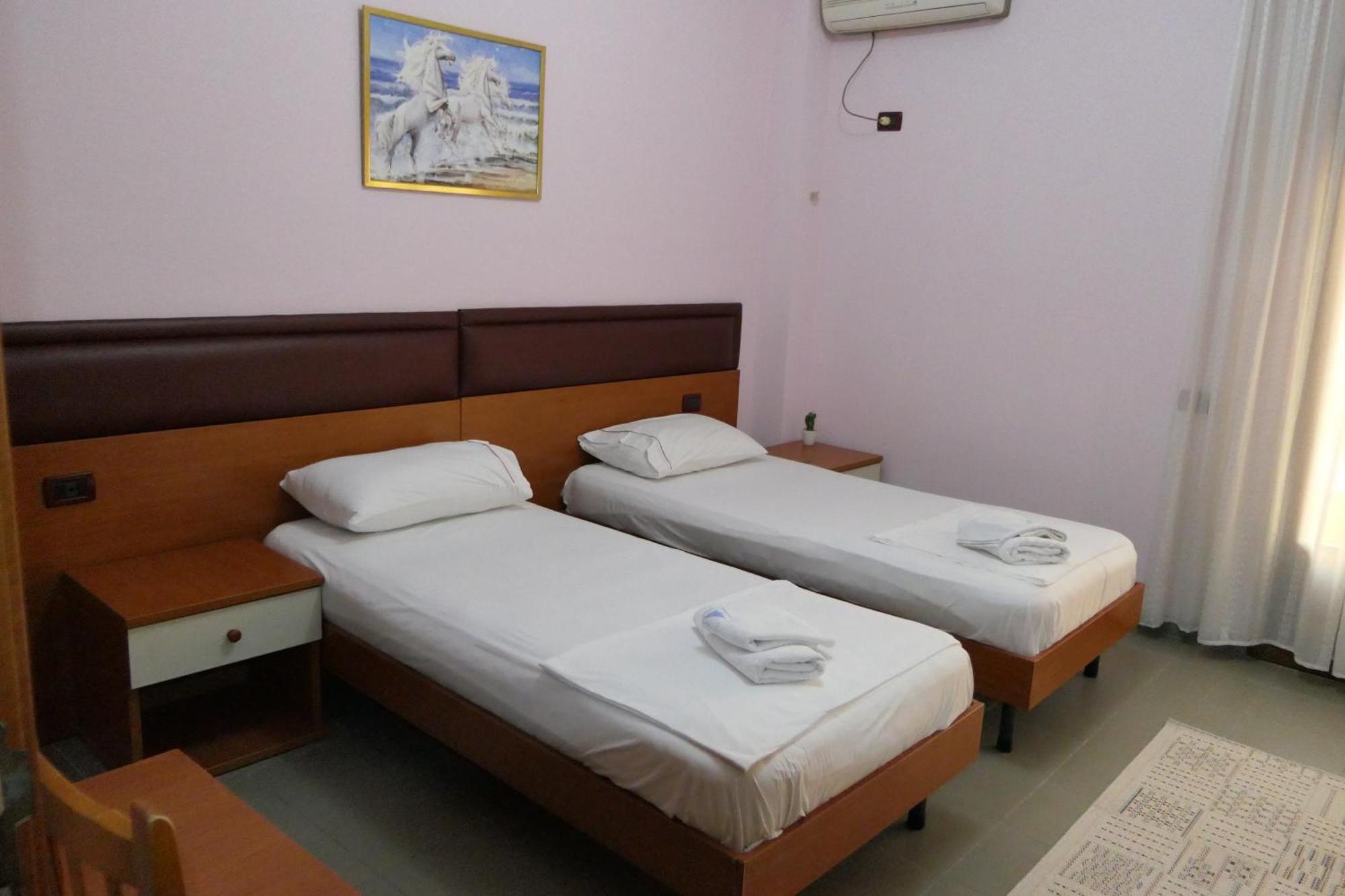 Hotel Edland Vlorë 外观 照片