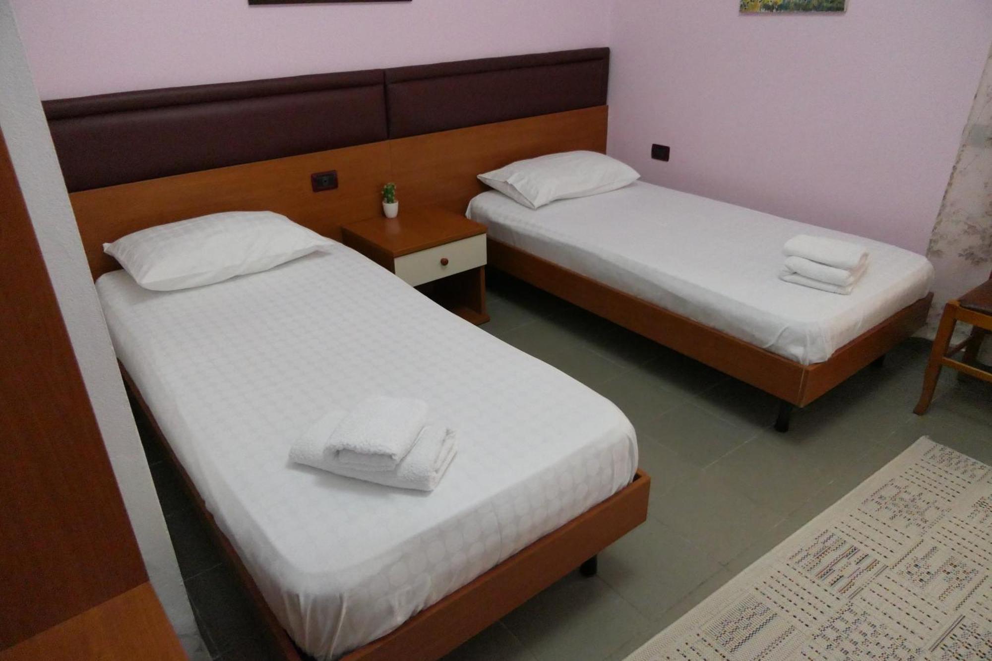 Hotel Edland Vlorë 外观 照片