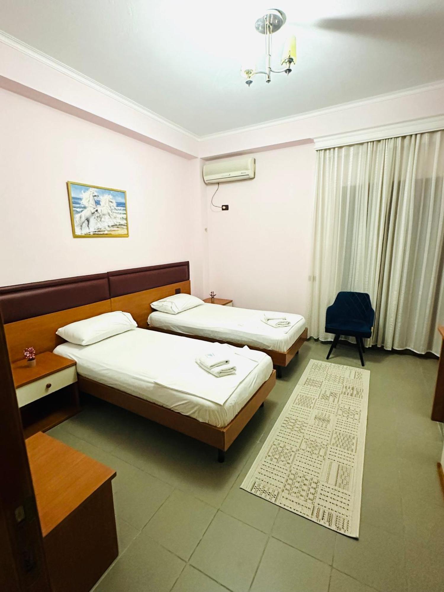Hotel Edland Vlorë 外观 照片